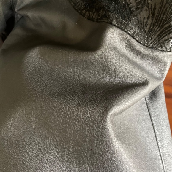 Vintage Late 80’s Early 90’s Leather Jacket - Picture 2 of 16